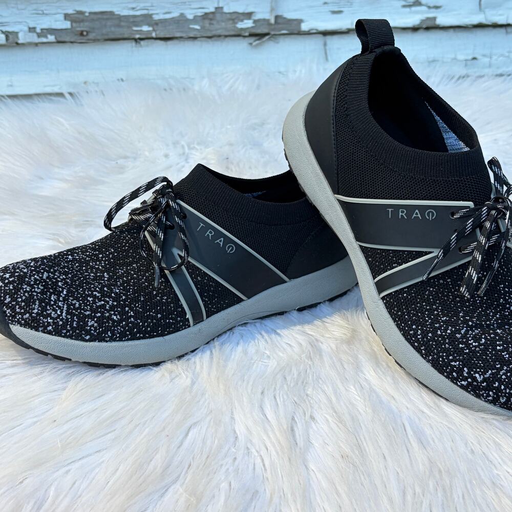 Traq by Alegria Sneakers Womens 39 US 9 Black Gray Comfort Lace Up Shoes Trainer